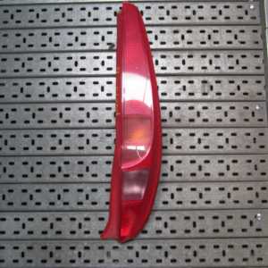 PILOTO TRASERO DERECHO FIAT PUNTO 2001 5P