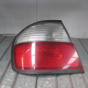 PILOTO TRASERO IZQUIERDO NISSAN PRIMERA 98