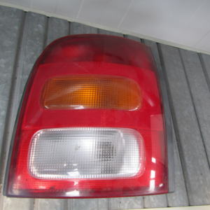 PILOTO TRASERO DERECHO NISSAN MICRA 98-01