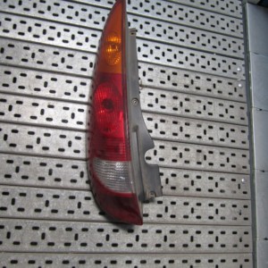 PILOTO TRASERO IZQUIERDO NISSAN ALMERA TINO