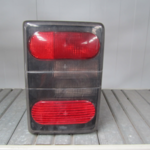 PILOTO TRASERO DERECHO RENAULT TRAFFIC I