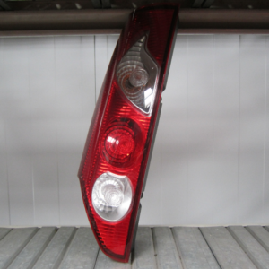 PILOTO TRASERO IZQUEIRDO RENAULT KANGOO 2009