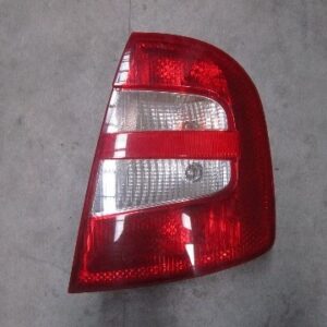 PILOTO TRASERO DERECHO SKODA FABIA 1999-2004