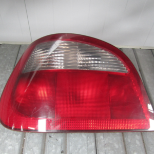 PILOTO TRASERO IZQUIERDO RENAULT MEGANE I F2