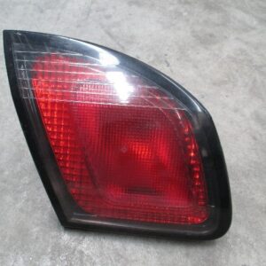 PILOTO PORTON TRASERO IZQUIERDO NISSAN PRIMERA 2001