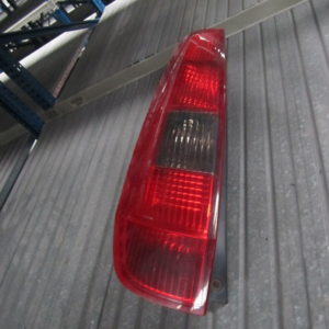 PILOTO TRASERO IZQUIERDO FORD FIESTA 3 PUERTAS 2004