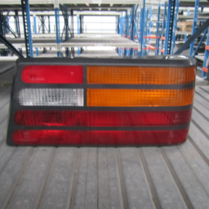 PILOTO TRASERO DERECHO FORD ORION