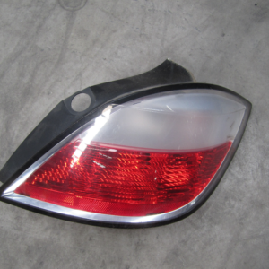 PILOTO TRASERO DERECHO OPEL ASTRA H 5P