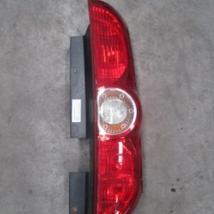 PILOTO TRASERO DERECHO FIAT DOBLO 2010-2015