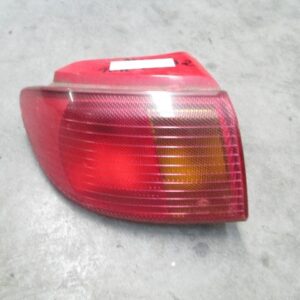 PILOTO TRASERO IZQUIERDO MAZDA 2 2003