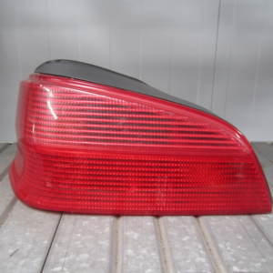 PILOTO TRASERO IZQUEIRDO PEUGEOT 106 FASE 2