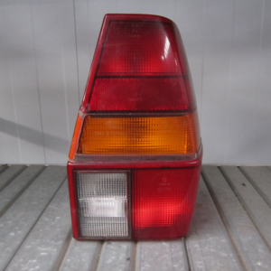 PILOTO TRASERO DERECHO VOLKSWAGEN PASSAT MKII FAMILIAR