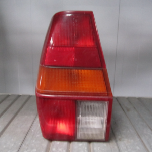 PILOTO TRASERO IZQUIERDO VOLKSWAGEN PASSAT MKII FAMILIAR
