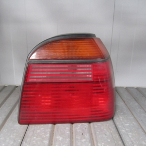 PILOTO TRASERO DERECHO VOLKSWAGEN GOLF III
