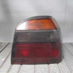 PILOTO TRASERO DERECHO VOLKSWAGEN GOLF III AHUMADO