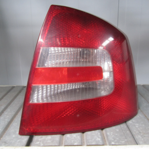 PILOTO TRASERO DERECHO SKODA OCTAVIA 2007