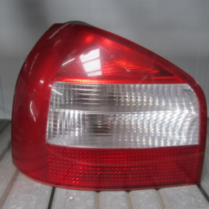 PILOTO TRASERO IZQUIERDO AUDI A3 8L