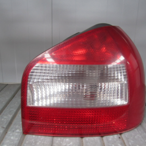 PILOTO TRASERO DERECHO AUDI A3 8L