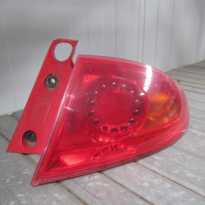 PILOTO TRASERO DERECHO SEAT LEON II
