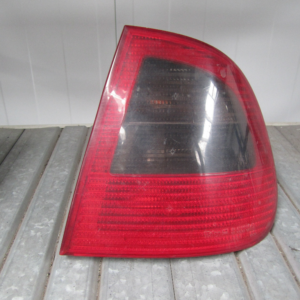 PILOTO TRASERO DERECHO SEAT CORDOBA 93-98