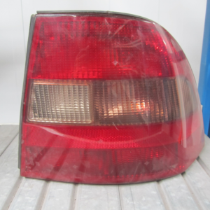 PILOTO TRASERO DERECHO OPEL VECTRA B 96-99 AHUMADO