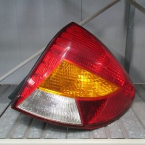 PILOTO TRASERO DERECHO KIA RIO 2002
