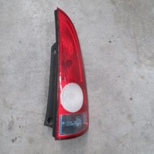 PILOTO TRAESERO DERECHO RENAUTL ESPACE 2003-2006 8200027152