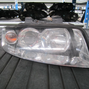 FARO DERECHO AUDI A4 B6 XENON