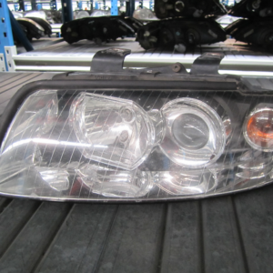 FARO IZQUIERDO AUDI A4 B6 XENON