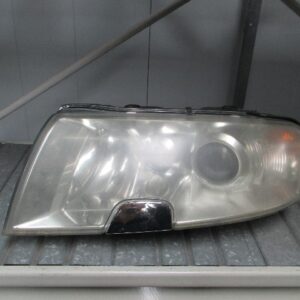 FARO IZQUIERDO SKODA SUPERB 2004