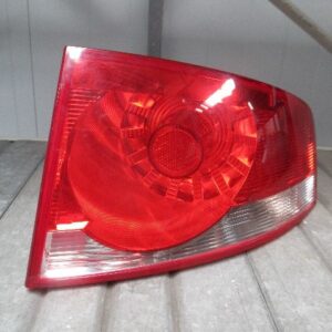 PILOTO TRASERO DERECHO SEAT ALTEA 5P8945096A