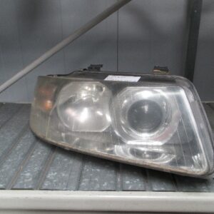 FARO DERECHO AUDI A3 8L 2001 LUPA PATILLAS MAL