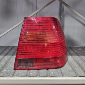 PILOTO TRASERO DERECHO VOLKSWAGEN BORA 1J5945096AD