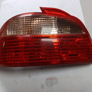 PILOTO TRASERO IZQUIERDO TOYOTA AVENSIS 1999