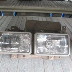 FARO DERECHO NISSAN VANETTE