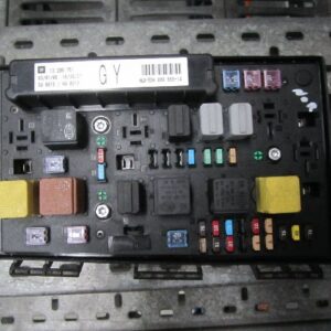 CAJA FUSIBLES OPEL 13206751
