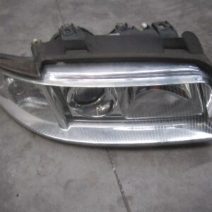 FARO DERECHO AUDI A4 B5 LUPA