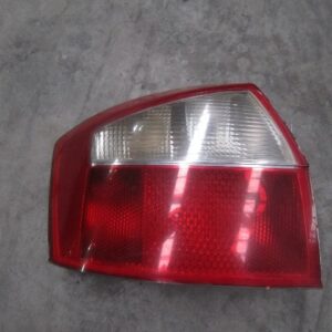 PILOTO TRASERO IZQUIERDO AUDI A4 B6