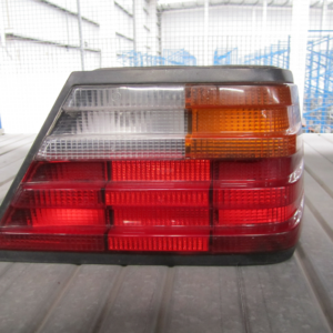 PILOTO TRASERO DERECHO MERCEDES W124