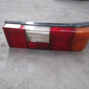 TULIPA TRASERA DERECHA SEAT FURA