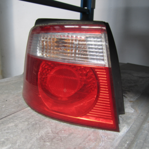 PILOTO TRASERO IZQUIERDO KIA CARENS 2002