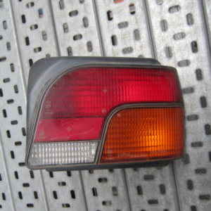 PILOTO TRASERO DERECHO ROVER SERIE 100