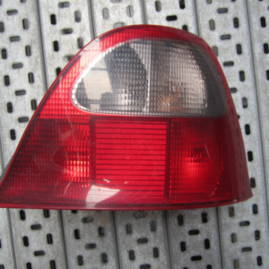 PILOTO TRASERO DERECHO ROVER 200