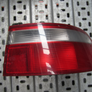PILOTO TRASERO DERECHO HONDA ACCORD 1998